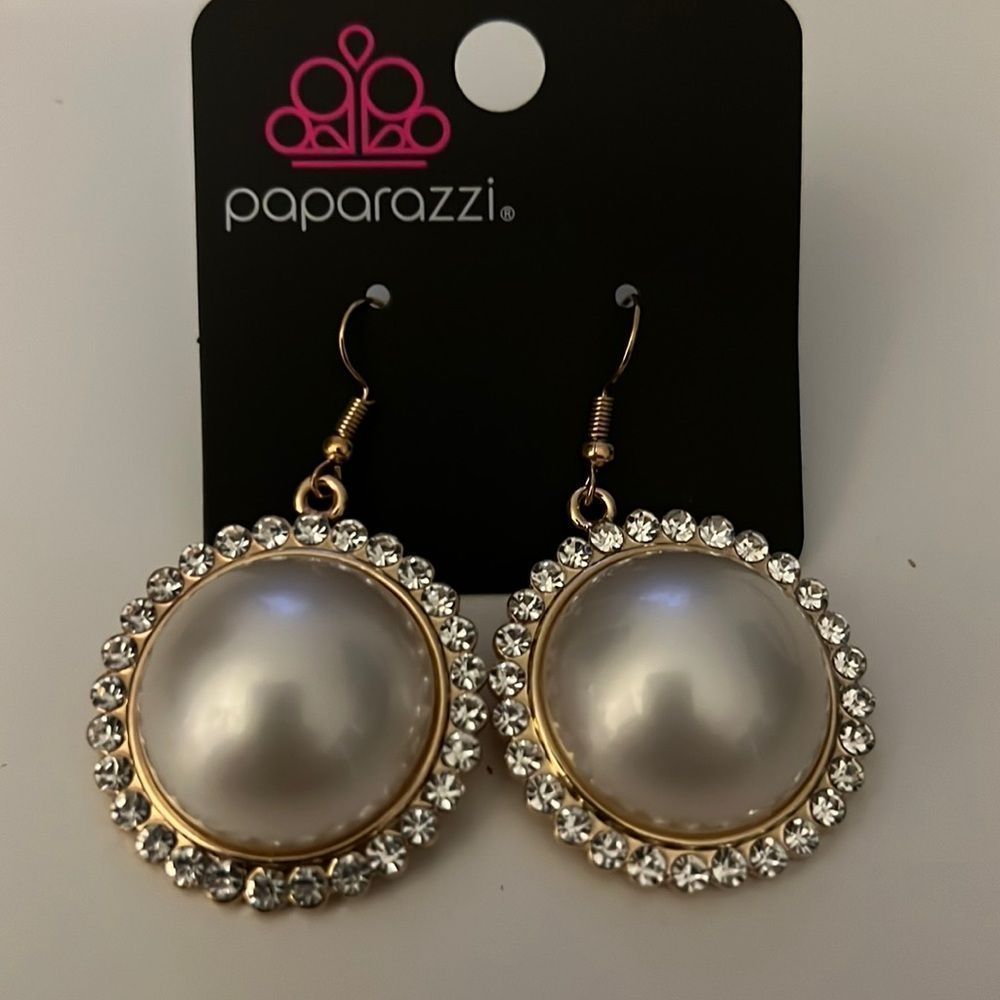 Pearls  Round Earrings